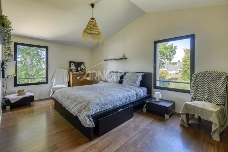 Maison - 186 m² - 7 pièces