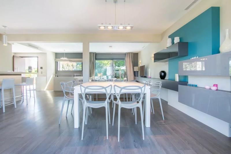 Villa - 200 m² - 5 pièces