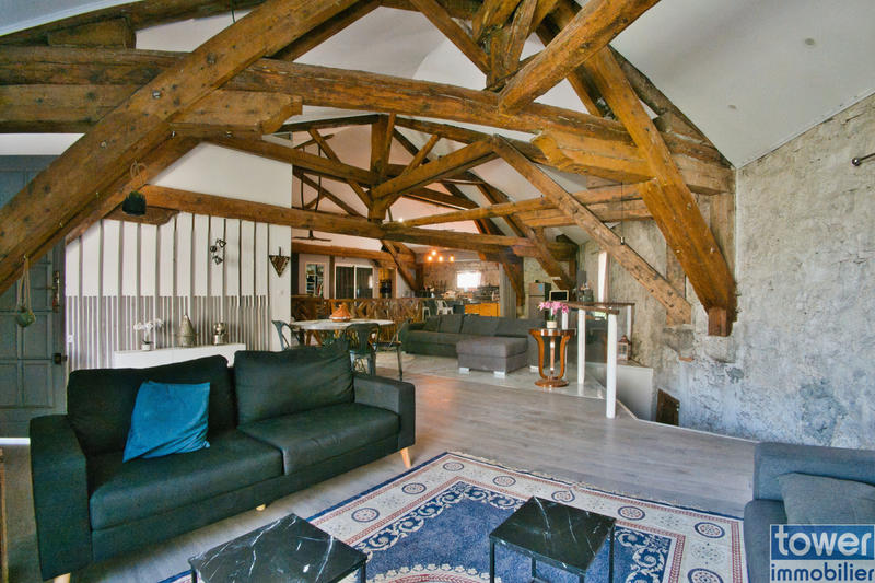 Maison - 343 m² - 10 pièces