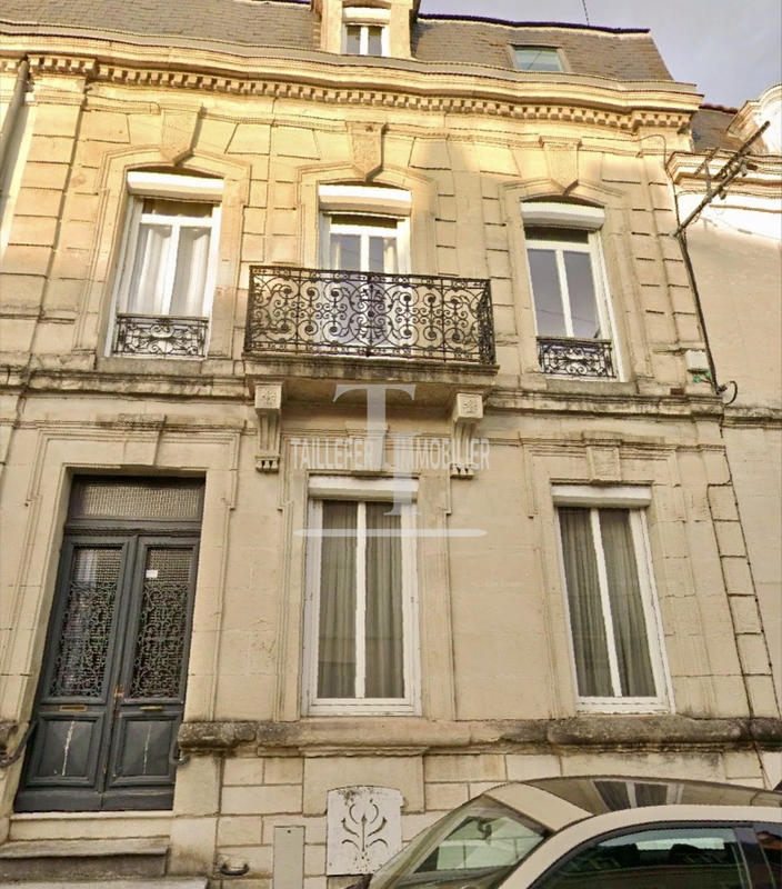 Maison - 180 m² - 8 pièces