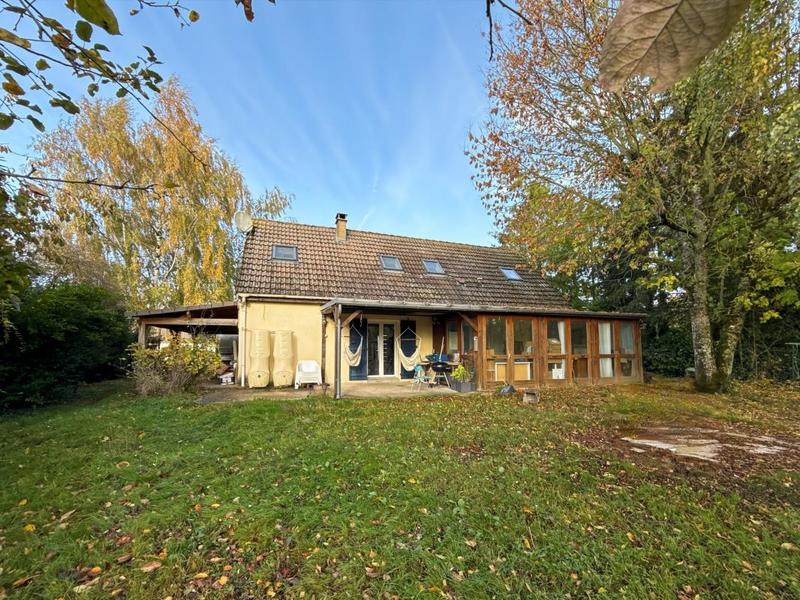 Maison - 97 m² - 5 pièces