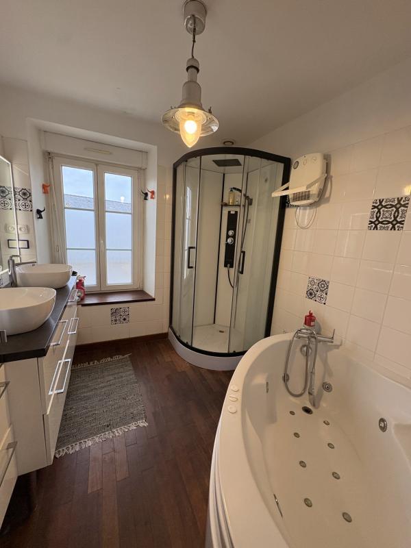 Maison en pierre - 170 m² - 8 pièces