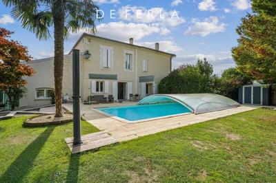 Appartement - 683 m² - 19 pièces