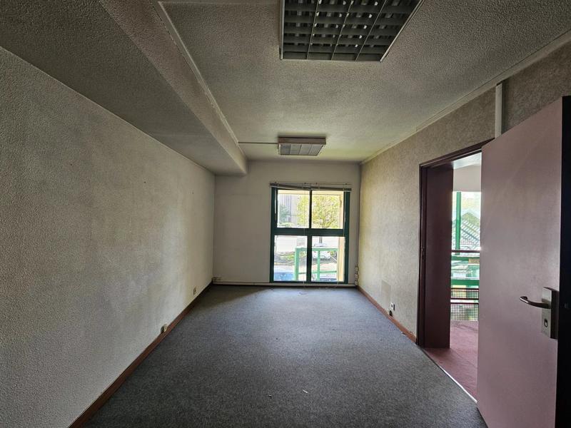 Bureau - 146 m² - 8 pièces