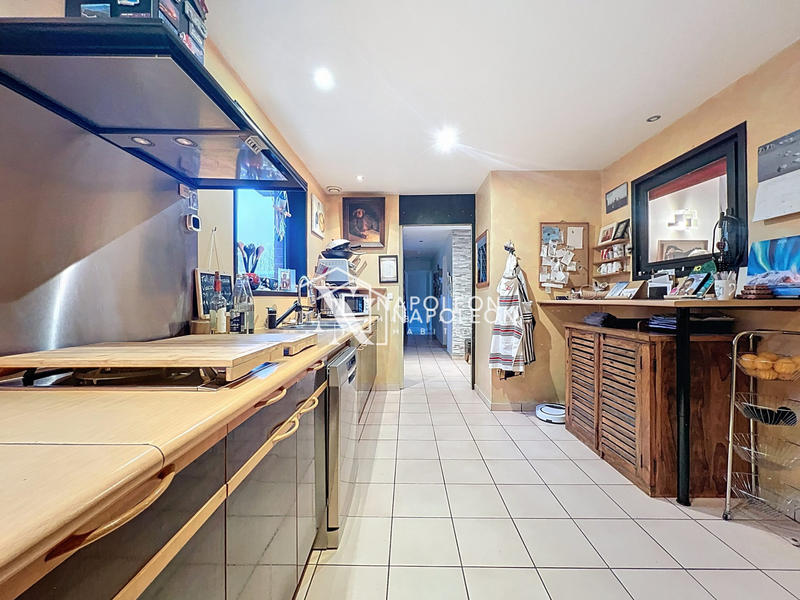 Maison - 200 m² - 5 pièces