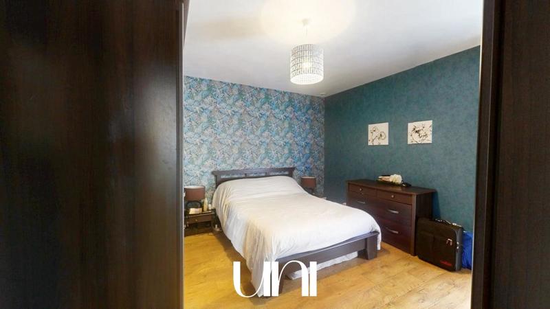 Maison - 214 m² - 6 pièces