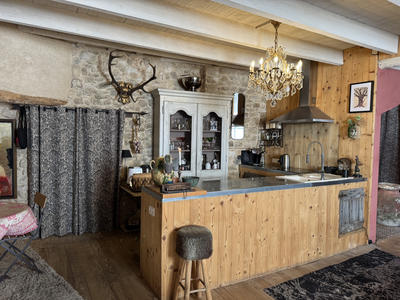 Maison de village - 300 m² - 7 pièces