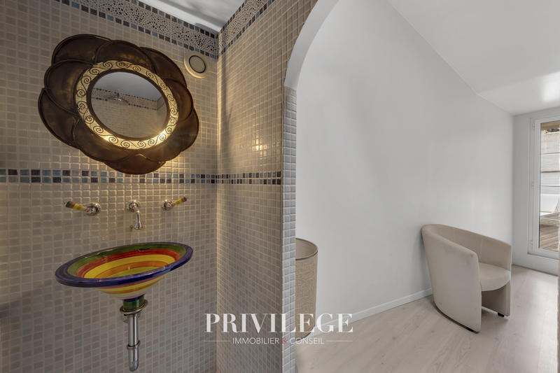 Appartement - 160 m² - 4 pièces