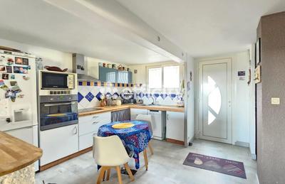 Maison - 92 m² - 5 pièces