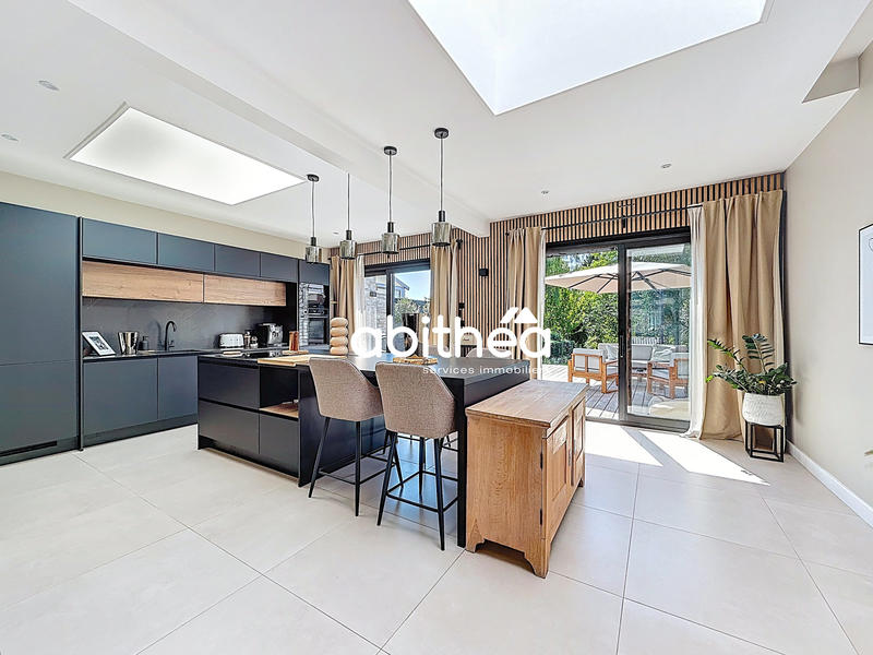 Maison - 169 m² - 7 pièces