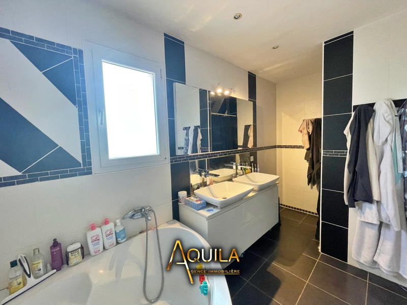 Villa - 104 m² - 4 pièces