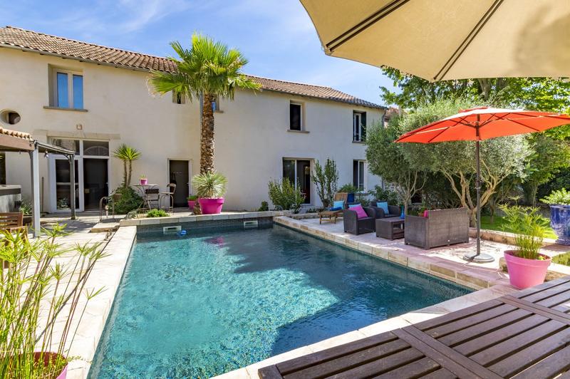 Maison - 419 m² - 9 pièces