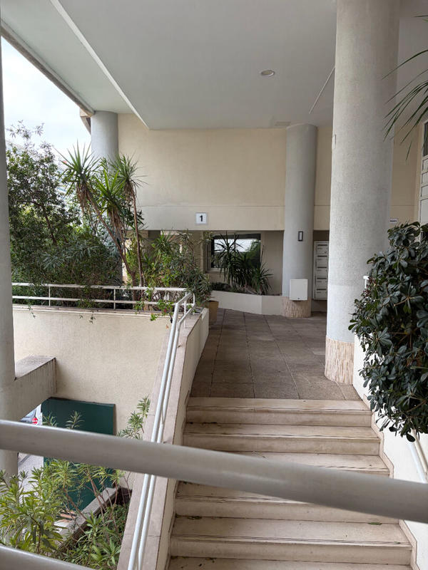 Appartement - 93 m² - 4 pièces