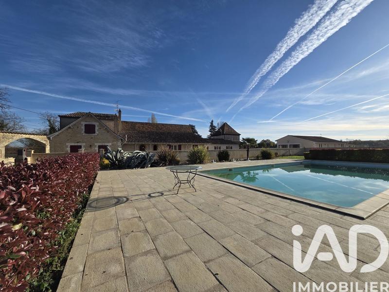 Maison - 654 m² - 18 pièces