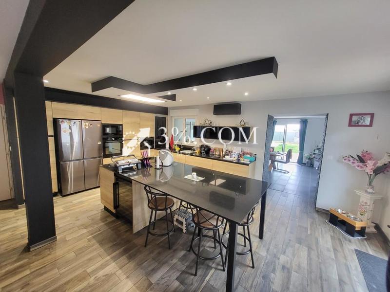 Maison - 230 m² - 10 pièces