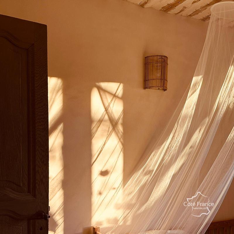 Villa - 239 m² - 9 pièces