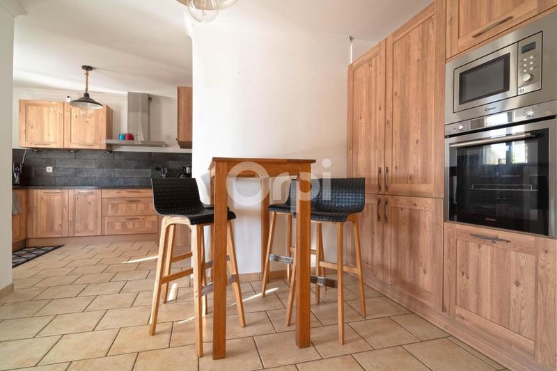 Maison - 206 m² - 6 pièces