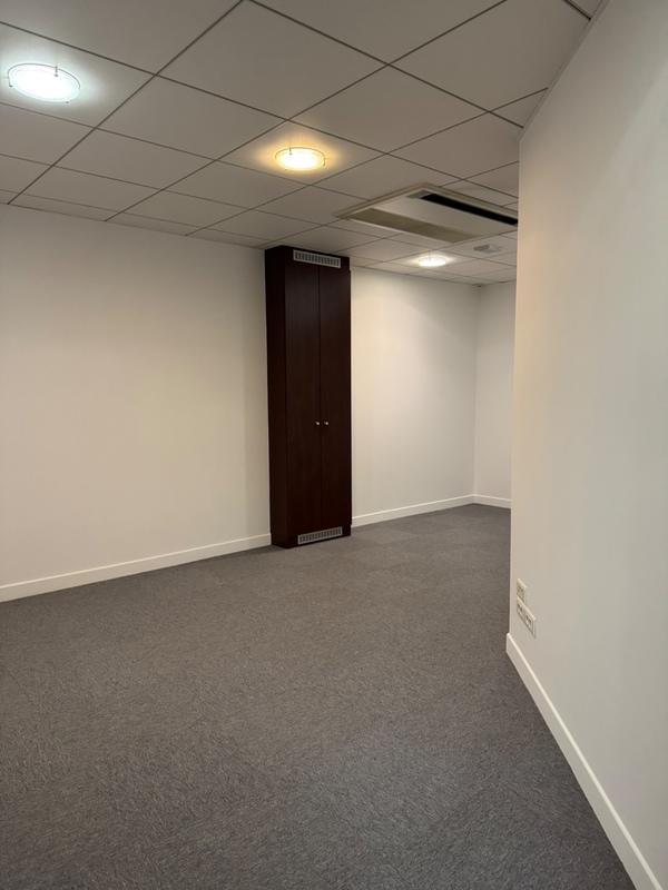 Local commercial - 320 m² - 10 pièces