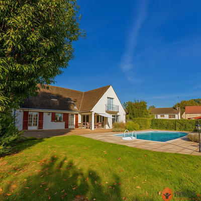 Maison - 230 m² - 8 pièces