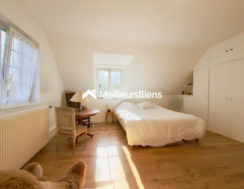 Maison - 166 m² - 7 pièces