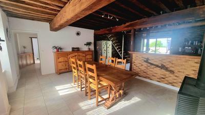 Maison - 224 m² - 7 pièces