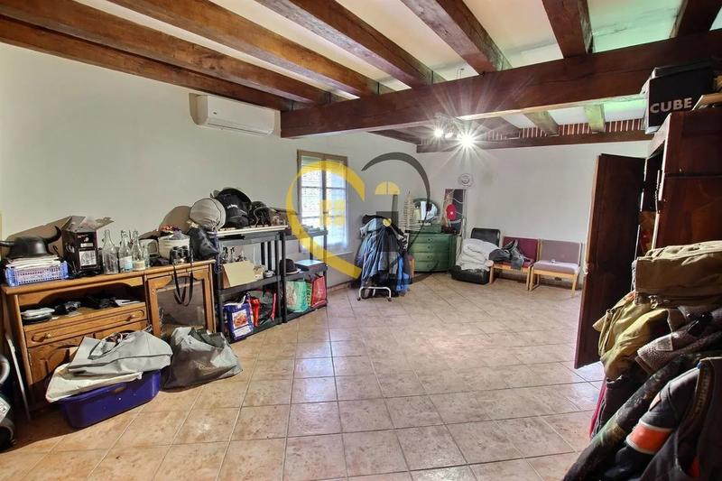 Propriété - 365 m² - 12 pièces