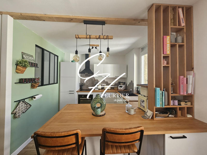 Appartement - 100 m² - 4 pièces