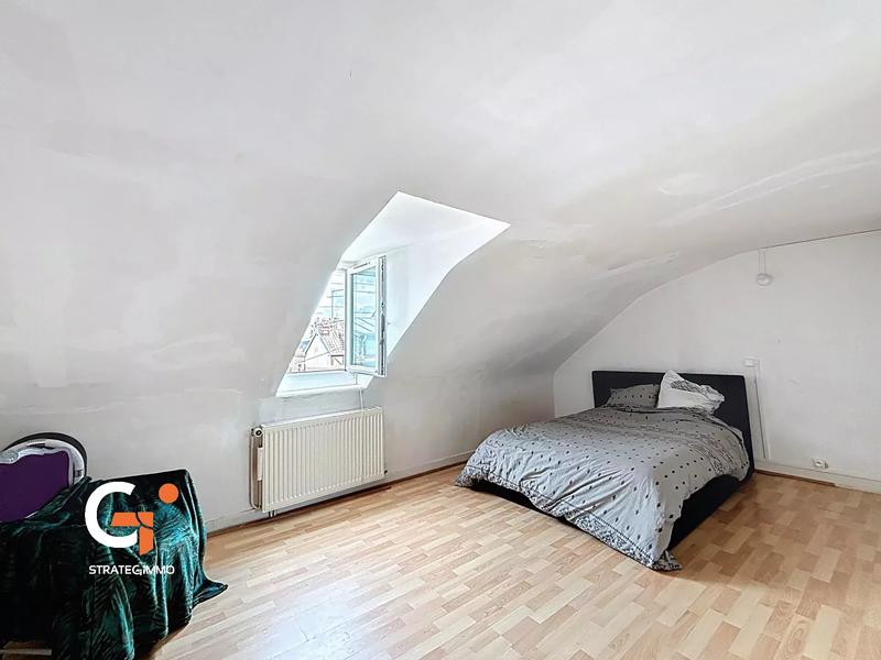 Maison - 94 m² - 5 pièces