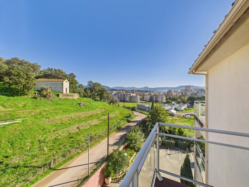 Appartement - 111 m² - 4 pièces