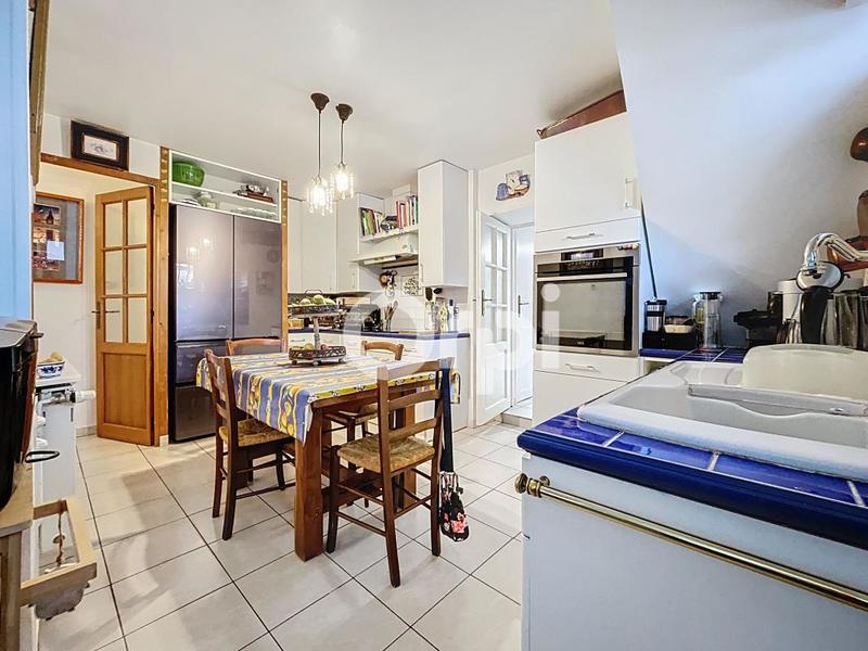 Maison - 121 m² - 6 pièces