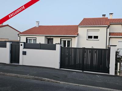 Maison traditionnelle - 105 m² - 5 pièces