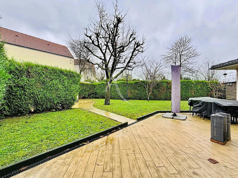 Maison - 214 m² - 6 pièces
