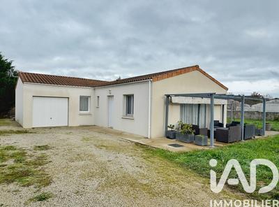 Maison - 93 m² - 5 pièces