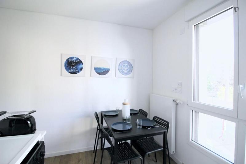 Chambre - 12 m² - 4 pièces