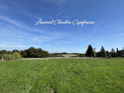 Terrain constructible - 2 744 m²