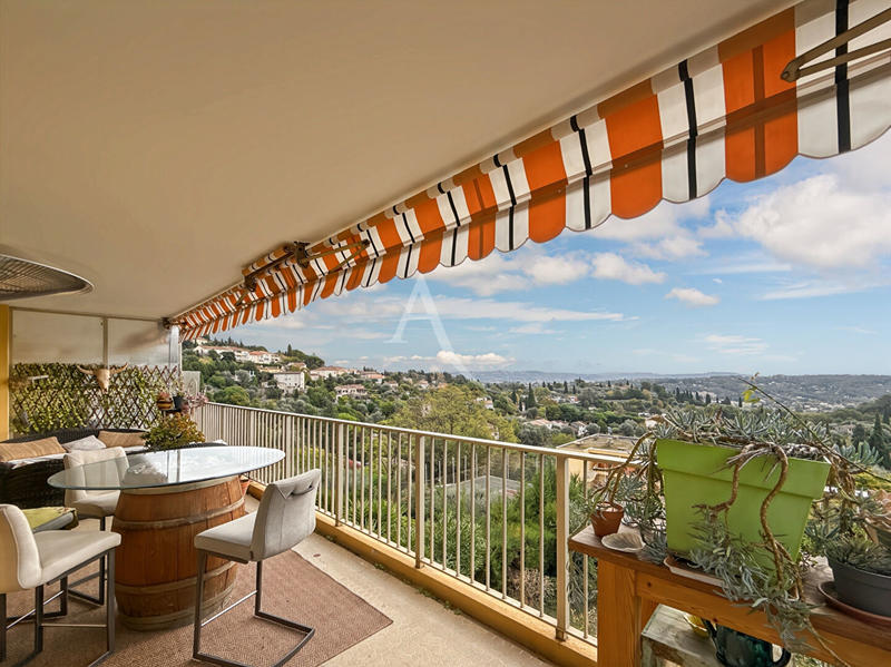 Appartement - 93 m² - 4 pièces