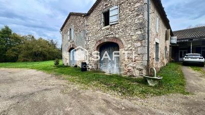 Maison - 429 m² - 10 pièces