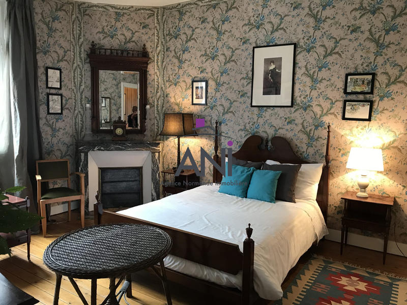 Maison - 303 m² - 12 pièces