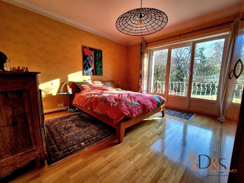 Maison - 177 m² - 7 pièces