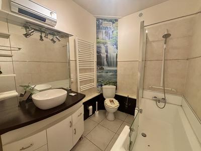 Maison traditionnelle - 264 m² - 8 pièces