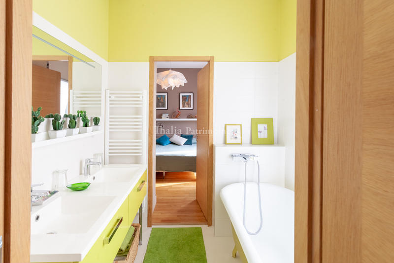 Maison - 220 m² - 7 pièces