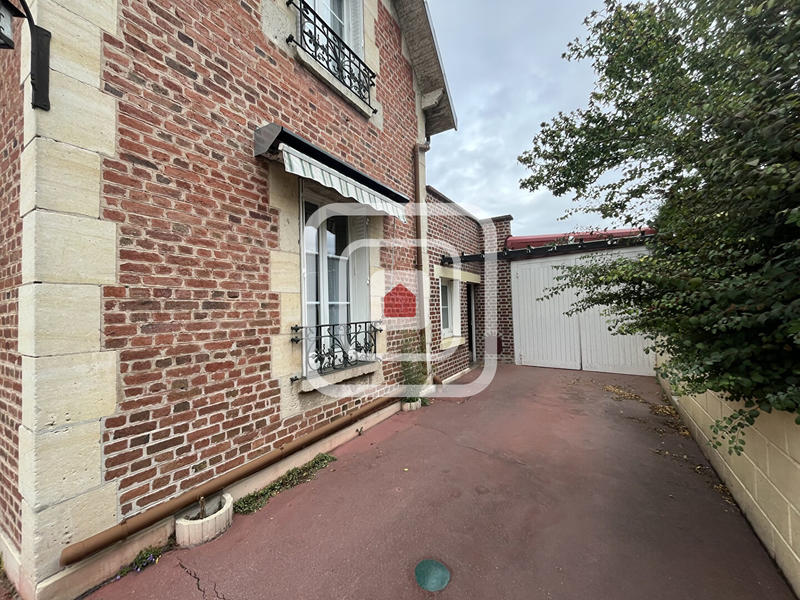 Maison - 97 m² - 5 pièces