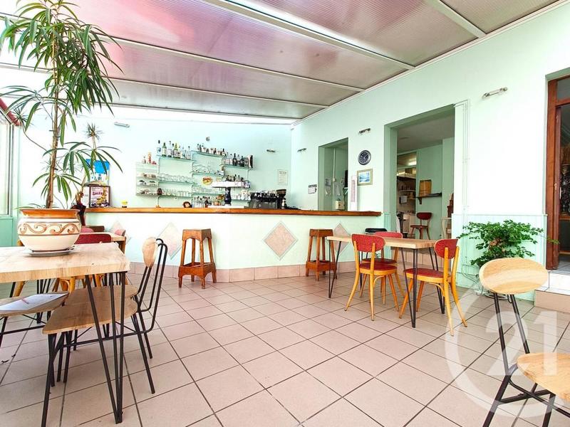 Maison - 217 m² - 6 pièces