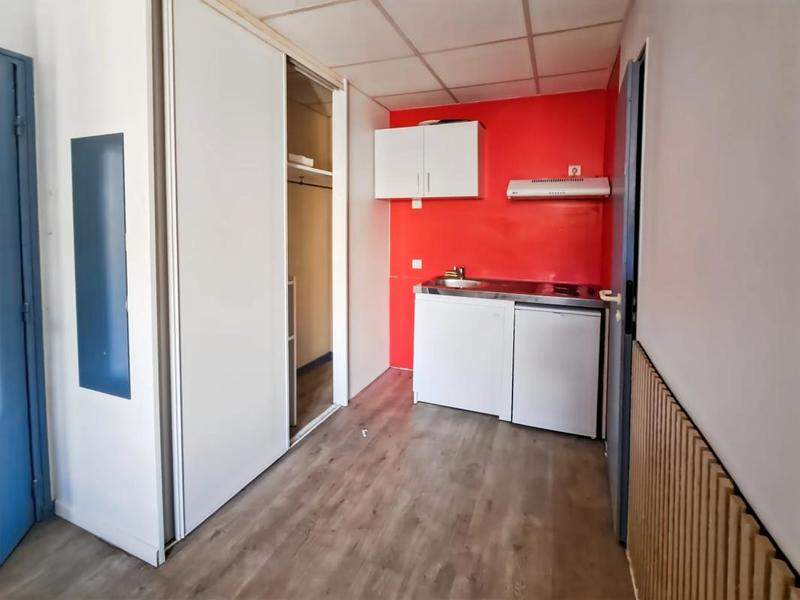 Studio - 304 m² - 8 pièces