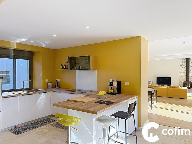 Maison - 203 m² - 7 pièces