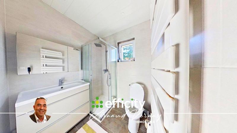 Maison - 186 m² - 9 pièces