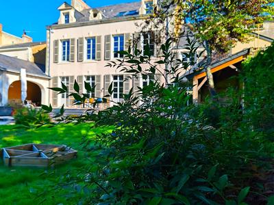 Maison de maîtres - 395 m² - 16 pièces