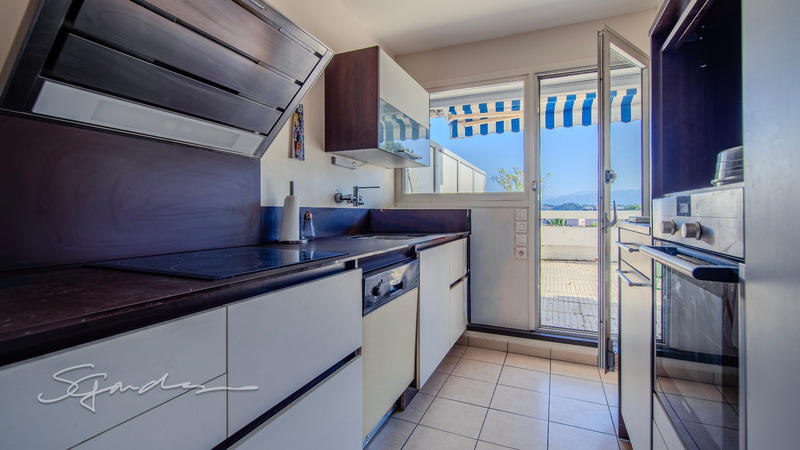 Appartement - 81 m² - 3 pièces