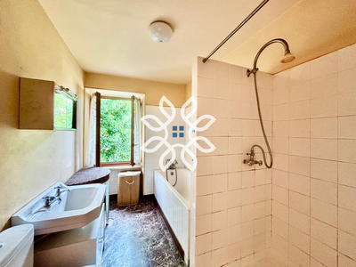 Propriété - 197 m² - 7 pièces