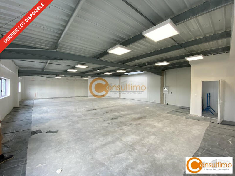 Local d'activité / Entrepôt - 374 m²